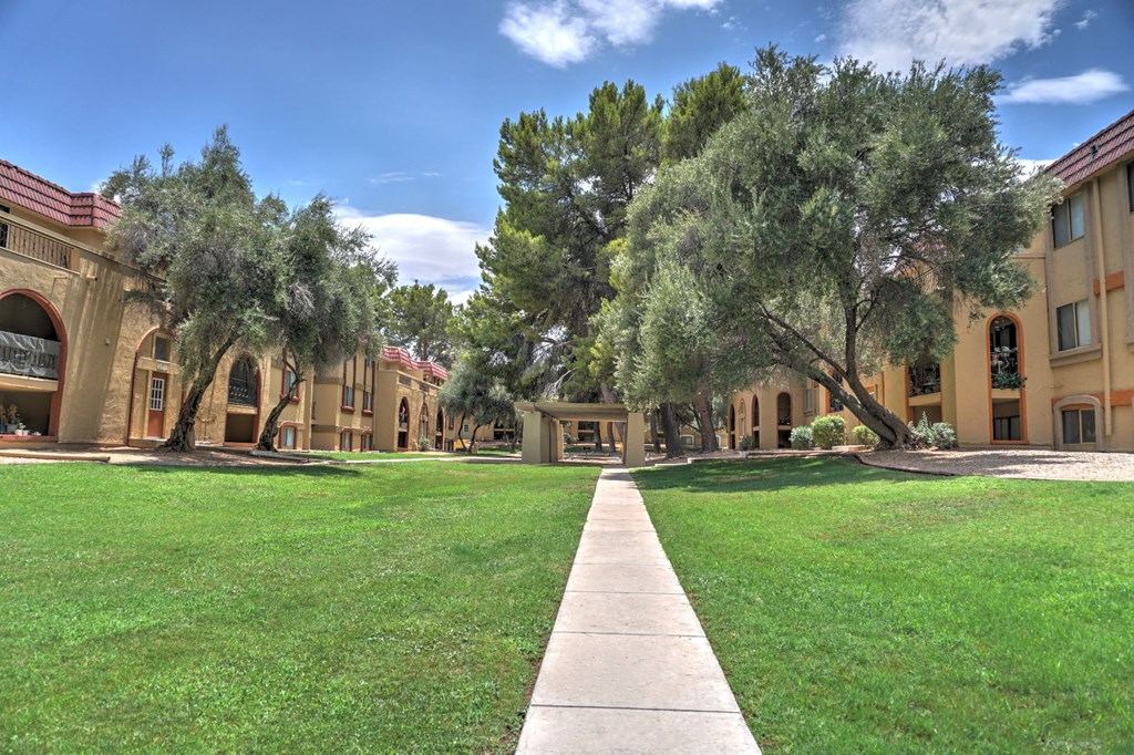 Exterior & Landscaping at The View At Catalina Apartments in Tucson, AZ