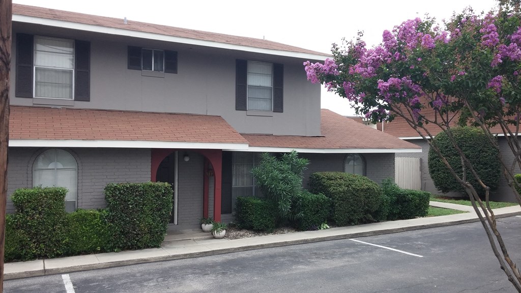 Exterior & Landscaping at Wellington Estates in San Antonio, TX