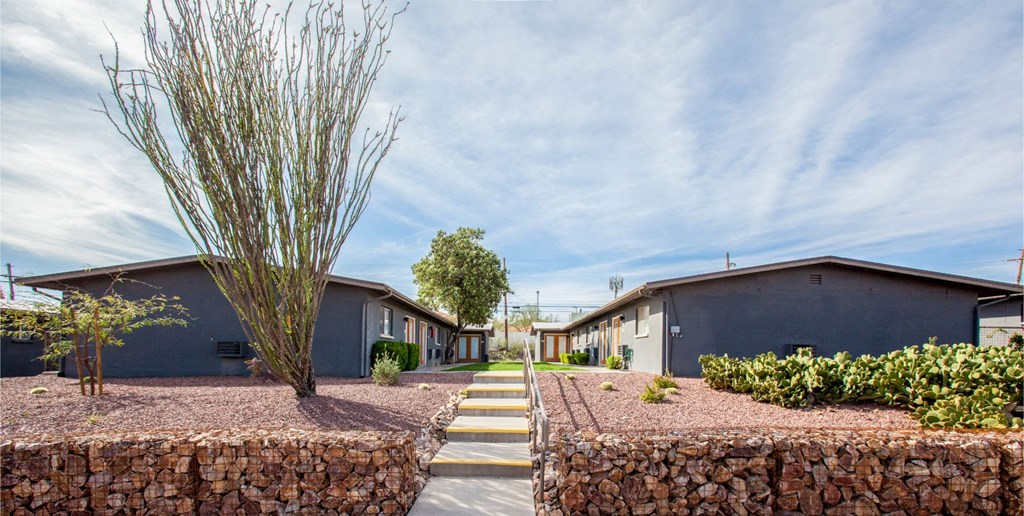 Exterior & Landscaping at Zona Village Apartments in Tucson, AZ