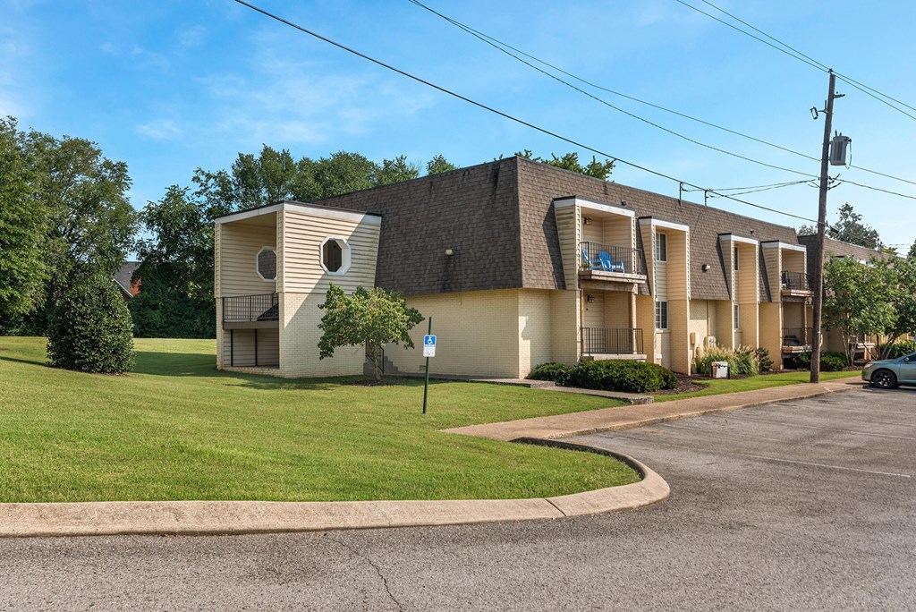 Exterior and landscaping at Carrington Apartments in Hendersonville TN March 2021
