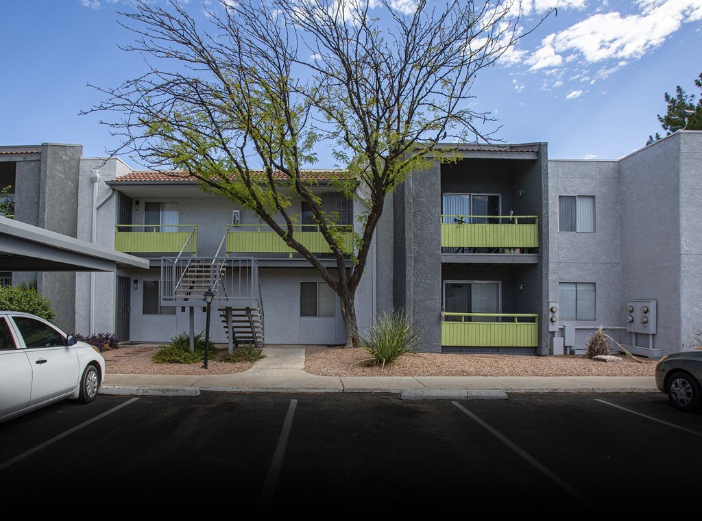 Exterior and landscaping at Saguaro Villas Apartments in Tucson AZ September 2020
