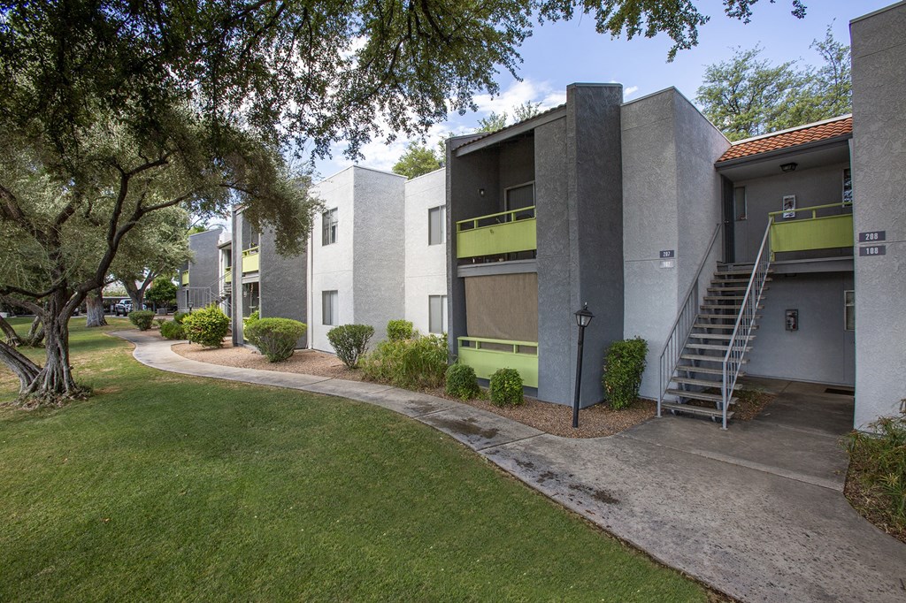 Exterior and landscaping at Saguaro Villas Apartments in Tucson AZ September 2020