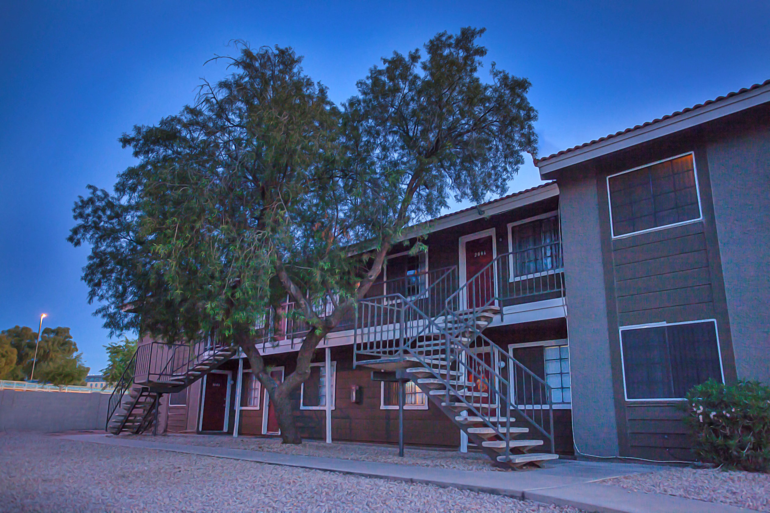 Exterior and landscaping at Williams at Gateway in Gilbert AZ