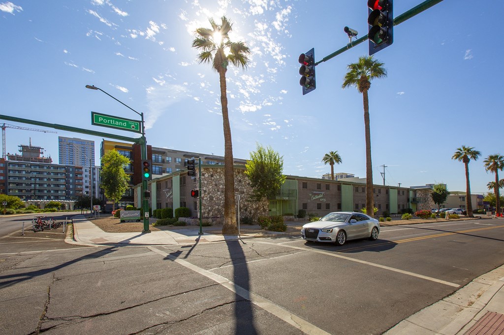 Exterior at The Continental Apartments in Phoenix AZ Nov 2020 (11)
