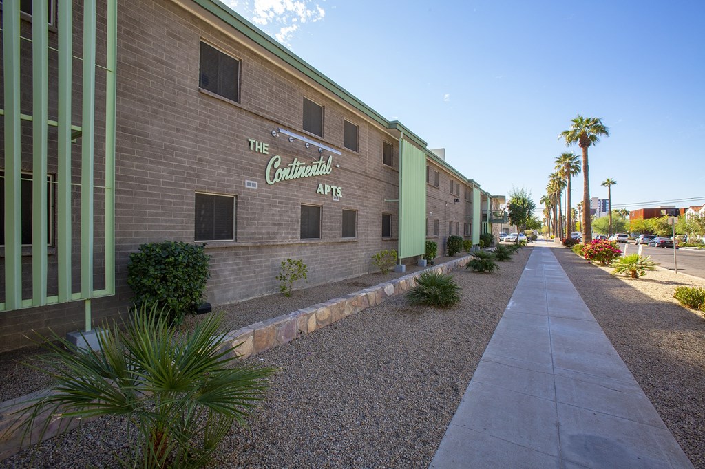 Exterior at The Continental Apartments in Phoenix AZ Nov 2020 (8)