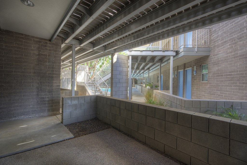 Exterior at The Regency Apartments in Tempe AZ Nov 2020 (5)