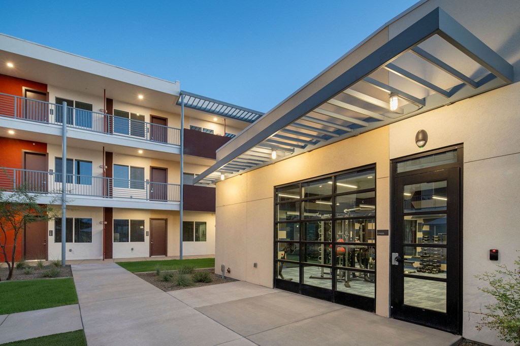 Exterior of Fitness center Streamliner 67th in Phoenix Arizona
