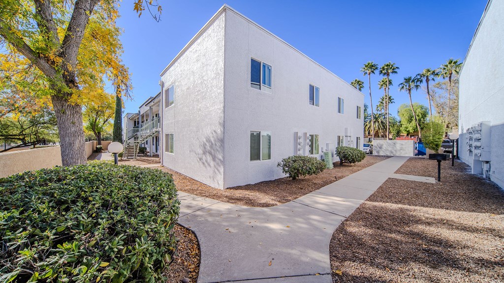 Exterior of La Primera at Green Valley Apartments