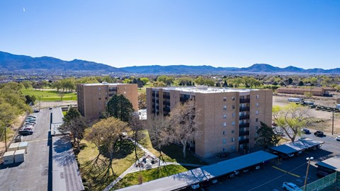 Exterior of Los Altos Towers Apartments in Albuquerque NM