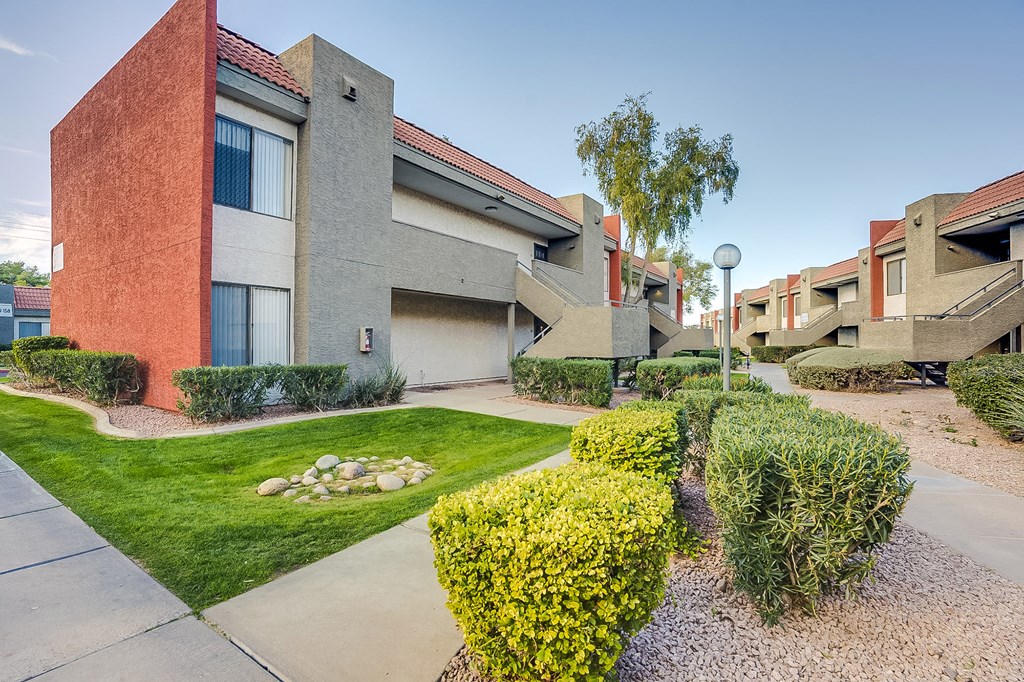Exterior of Ovation at Tempe Apartments