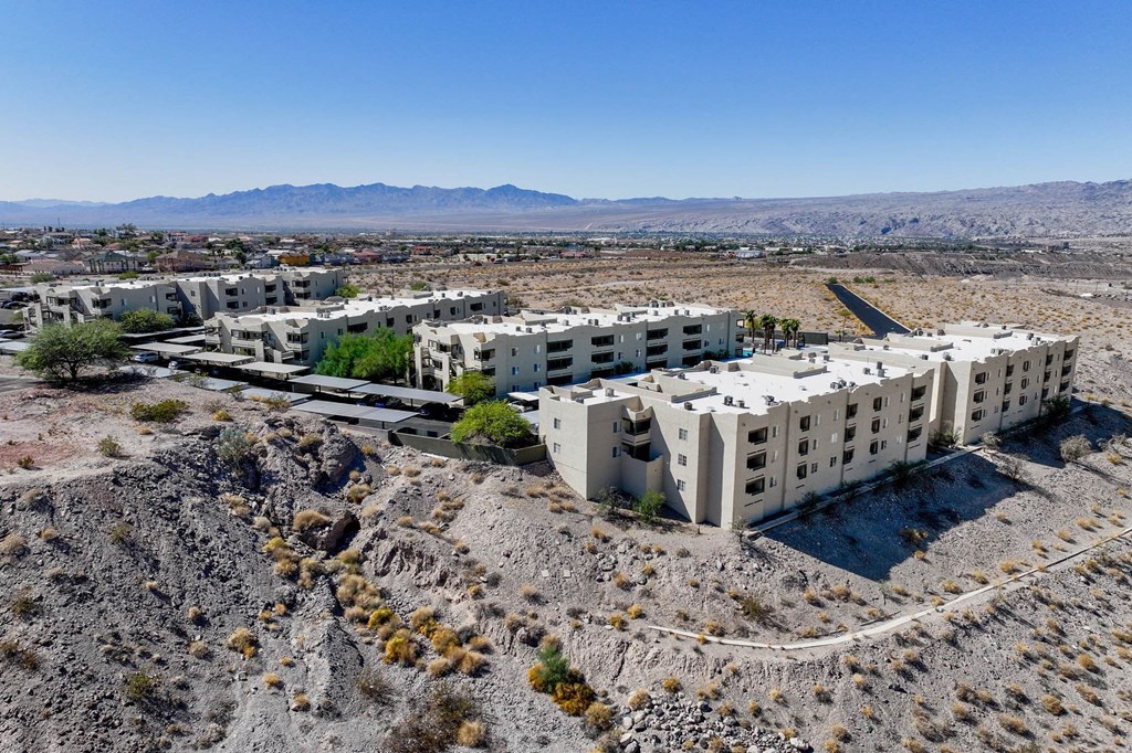 Exterior of Silver Cliffs Apartments in Bullhead City Arizona