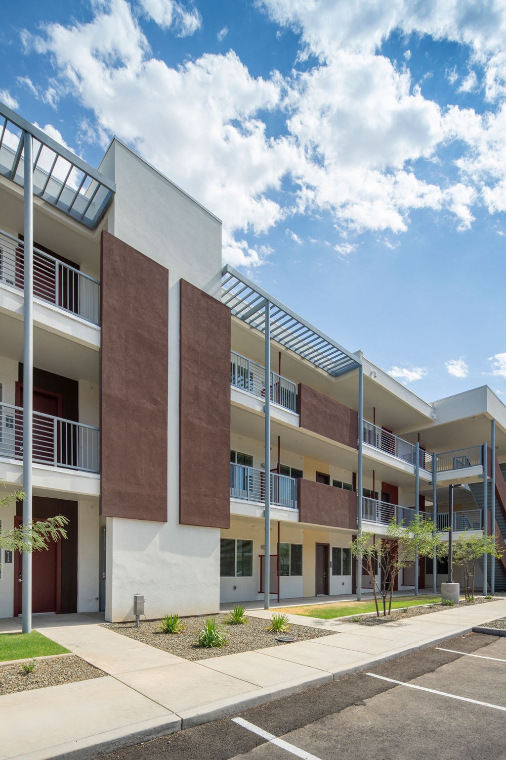 Exterior of Streamliner 67th in Phoenix Arizona