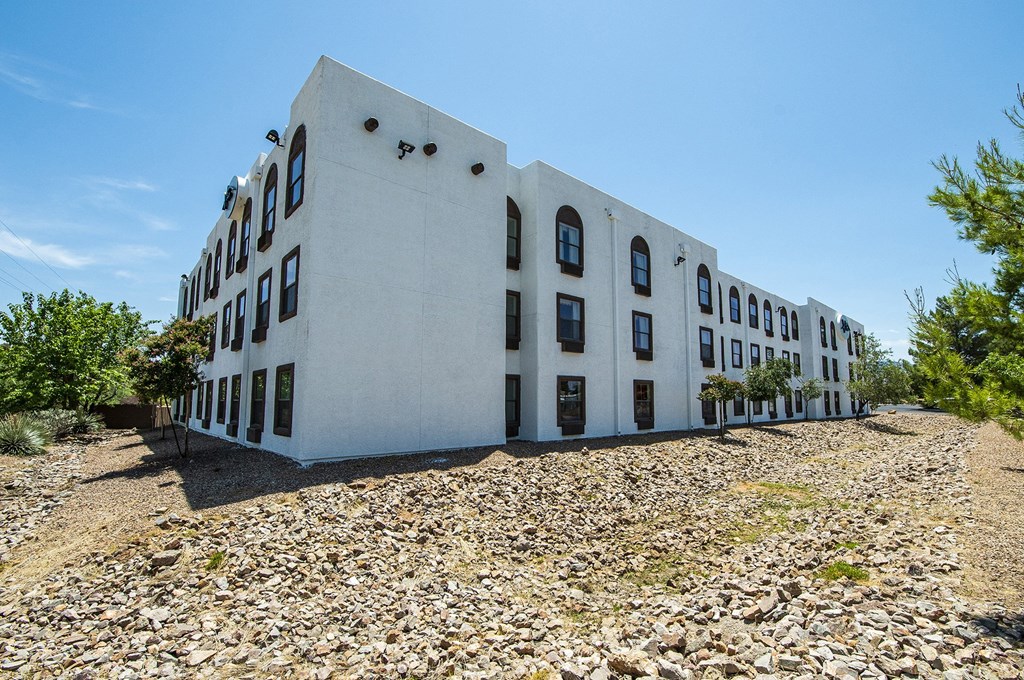 Exterior of The Vistas Apartments