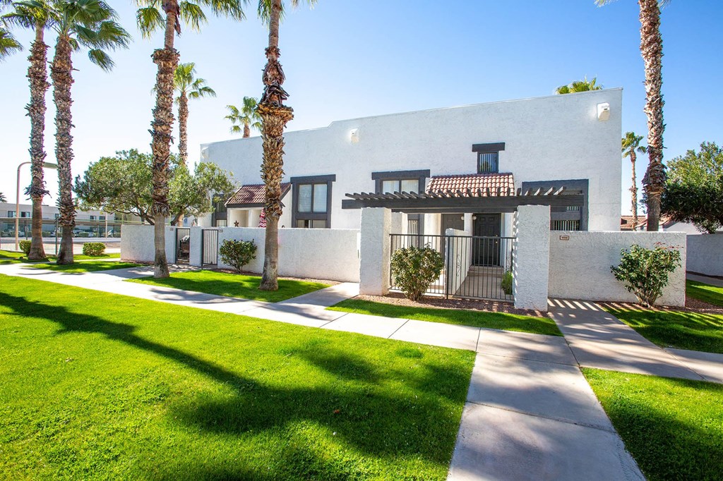 Exterior of Townhomes on the Park in Phoenix Arizona