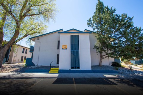 Exterior of Villa Esperanza Apartments in Albuquerque