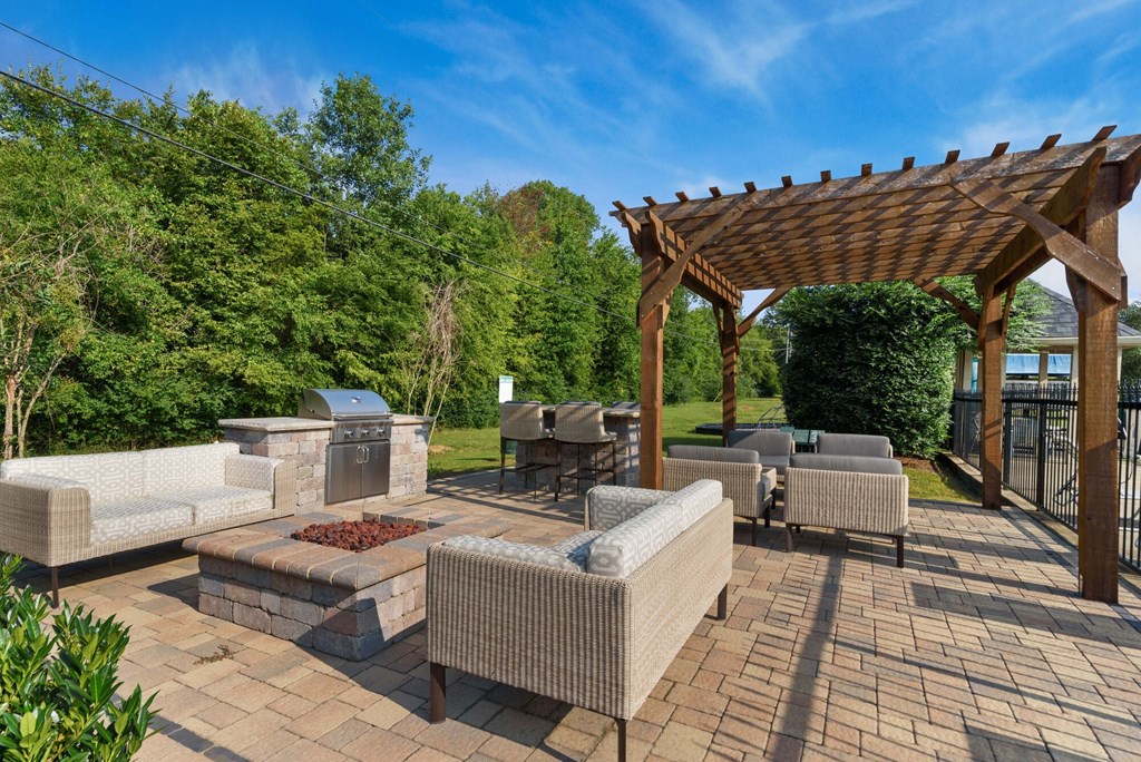 Firepit grill area at Laurel Valley Apartments in Mount Juliet Tennessee March 2021
