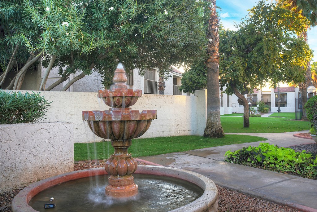 Fountain at Townhomes on the Park Apartments in Phoenix AZ Nov 2020