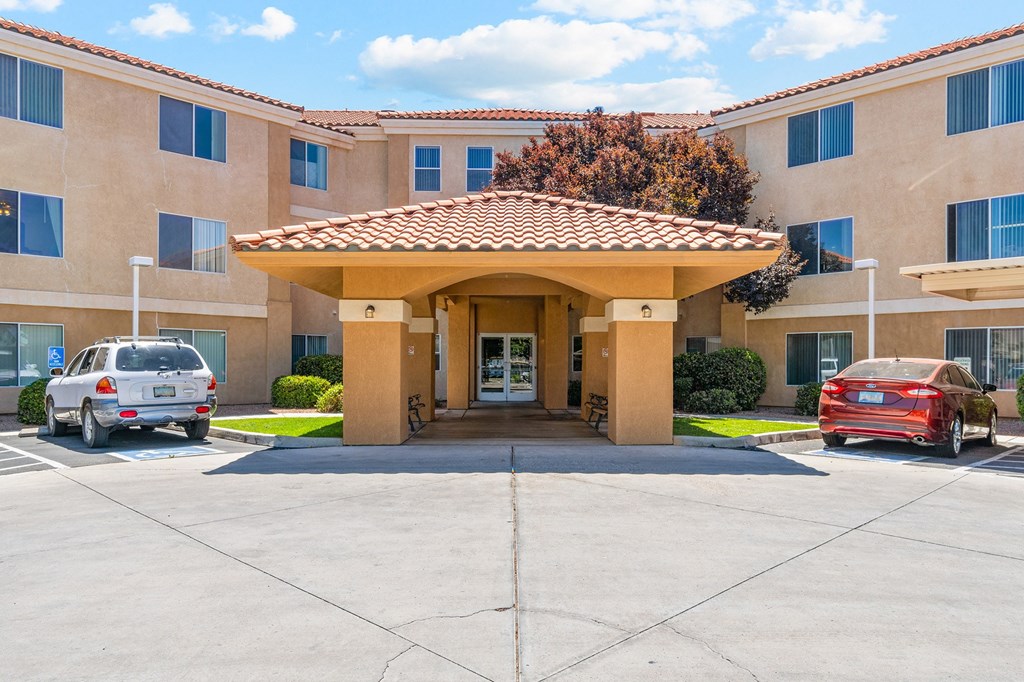 Front Entrance at Somerset Village in Kingman Arizona