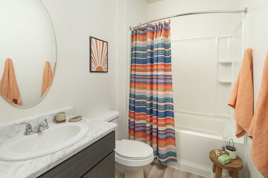 Full Bathroom at Cabana Bridges Apartments in Tucson Arizona
