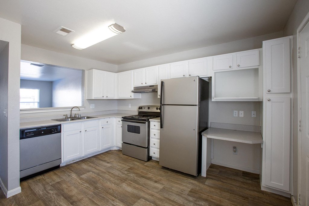 Full Kitchen at The Bluffs at Tierra Contenta Apartments in Santa Fe New Mexico