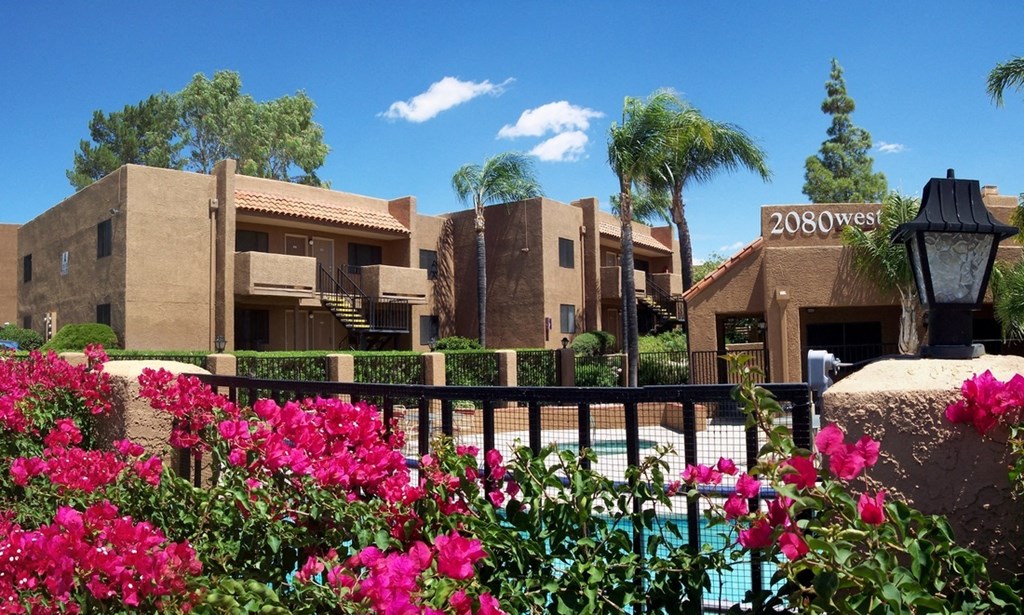 Gated pool at La Lomita Apartments in Tucson Arizona 2 2021