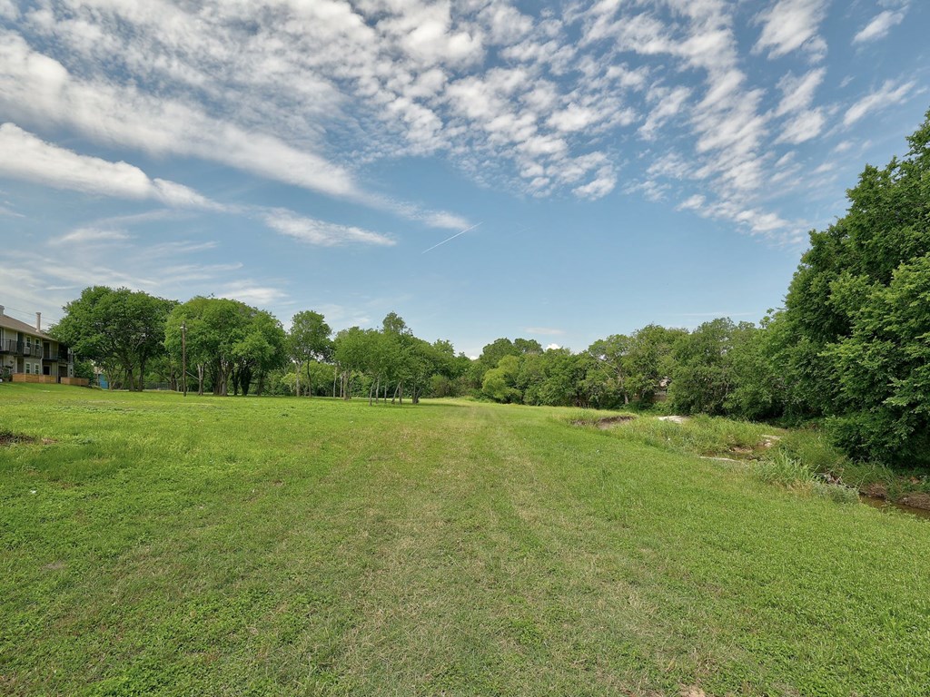 Grass Area at The Villas at Quail Creek Apartments in Austin Texas June 2021