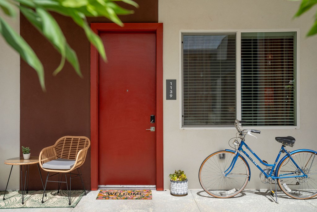 Home exterior at Streamliner 16th Apartments in Phoenix Arizona