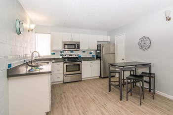Kitchen and Dinning Area at Midtown on 1st Apartments in Tucson Arizona - Photo Gallery 4