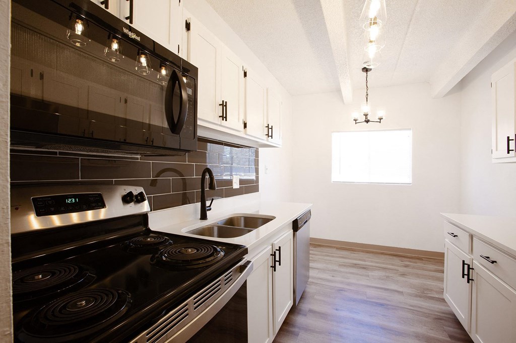 Kitchen and dingin Room at Los Altos Towers Apartments in Albuquerque NM