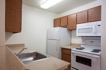Kitchen at Casa Bella Apartments in Tucson AZ 4-2020 - Photo Gallery 9