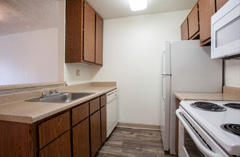 Kitchen at Casa Bella Apartments in Tucson AZ 4-2020 - Photo Gallery 7