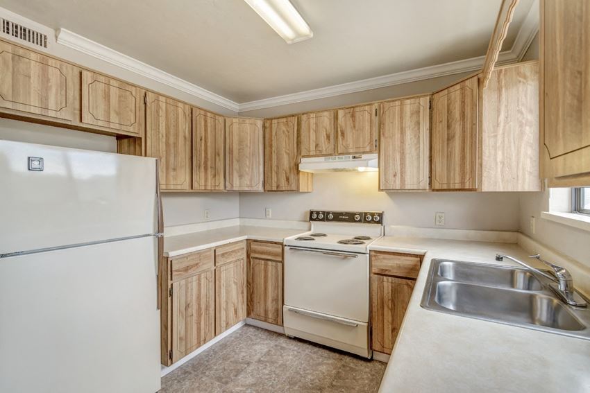 Kitchen at Marina Heights Apartments in Prescott, AZ - Photo Gallery 1