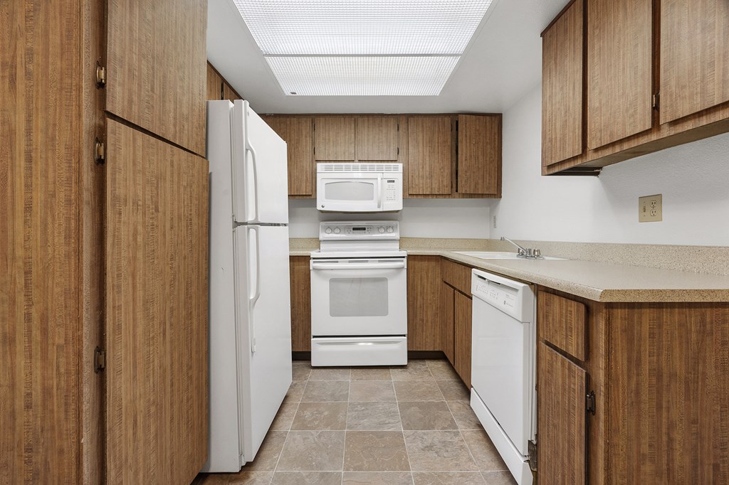 Kitchen at Townhomes on the Park Apartments in Phoenix AZ Nov 2020