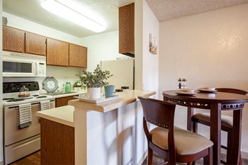 Kitchen dining area at Casa Bella Apartments in Tucson AZ 4-2020 - Photo Gallery 15