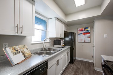 Kitchen with Appliances at Norte Villas Apartments in Albuquerque New Mexico