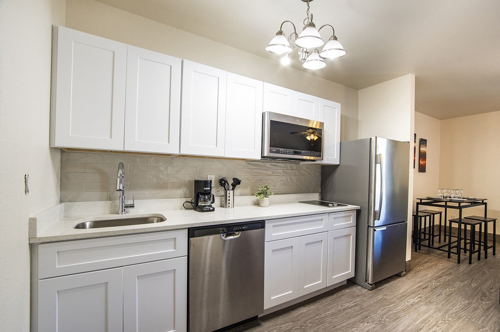Large Sink at The Vistas Apartments