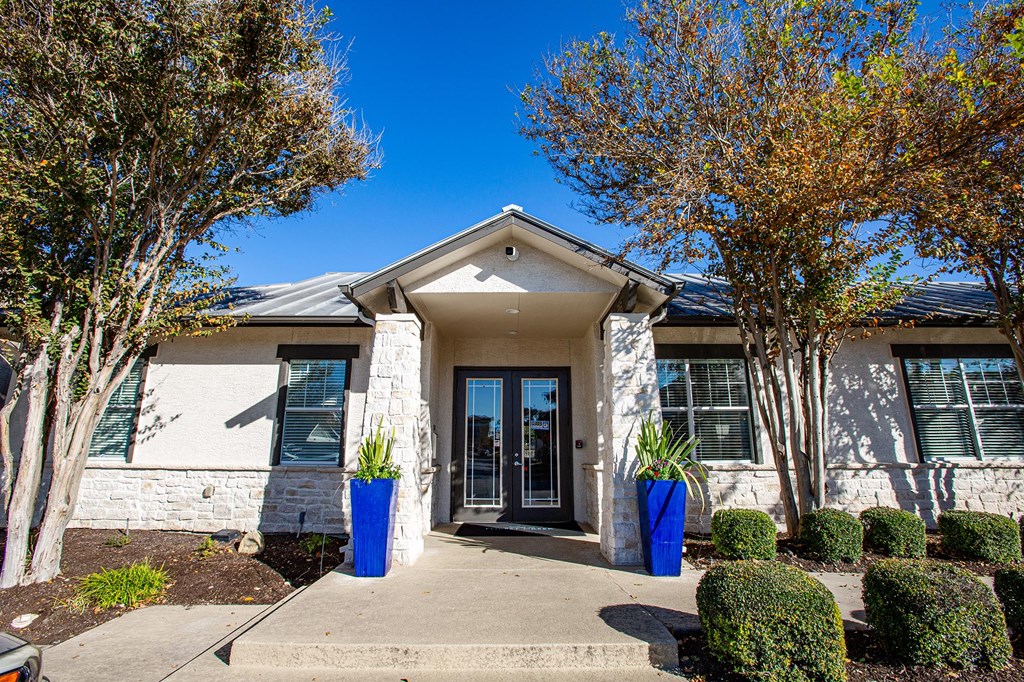 Leasing Office Entrance at Links at Forest Creek in Round Rock Texas near Austin