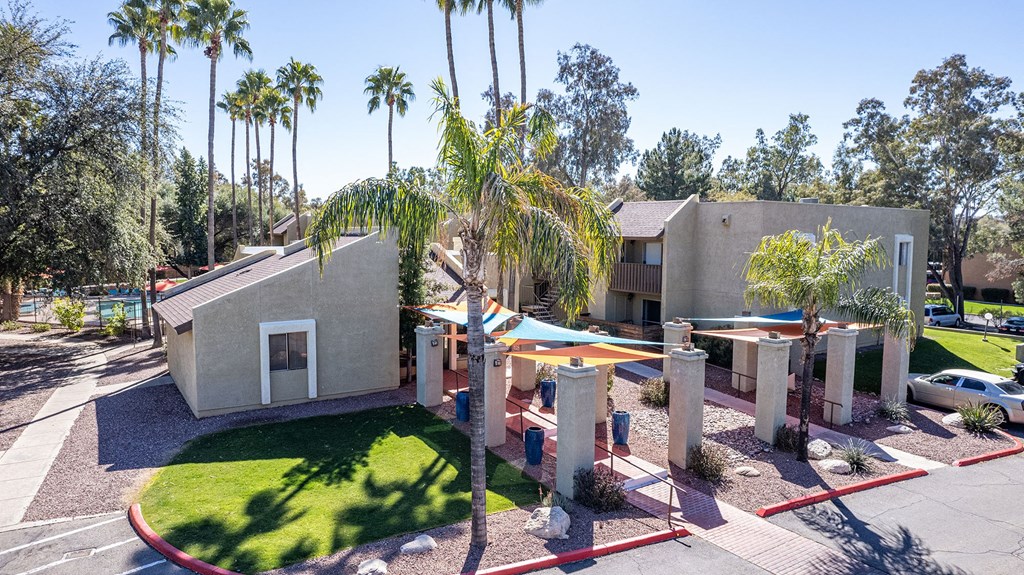 Leasing Office Entrance of River Oaks Apartments in Tucson Arizona