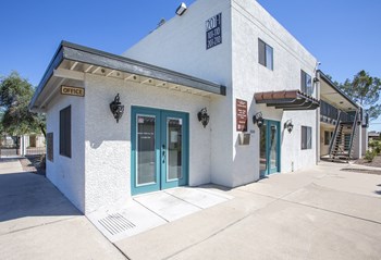 Leasing Office at Casa Del Coronado - Photo Gallery 16