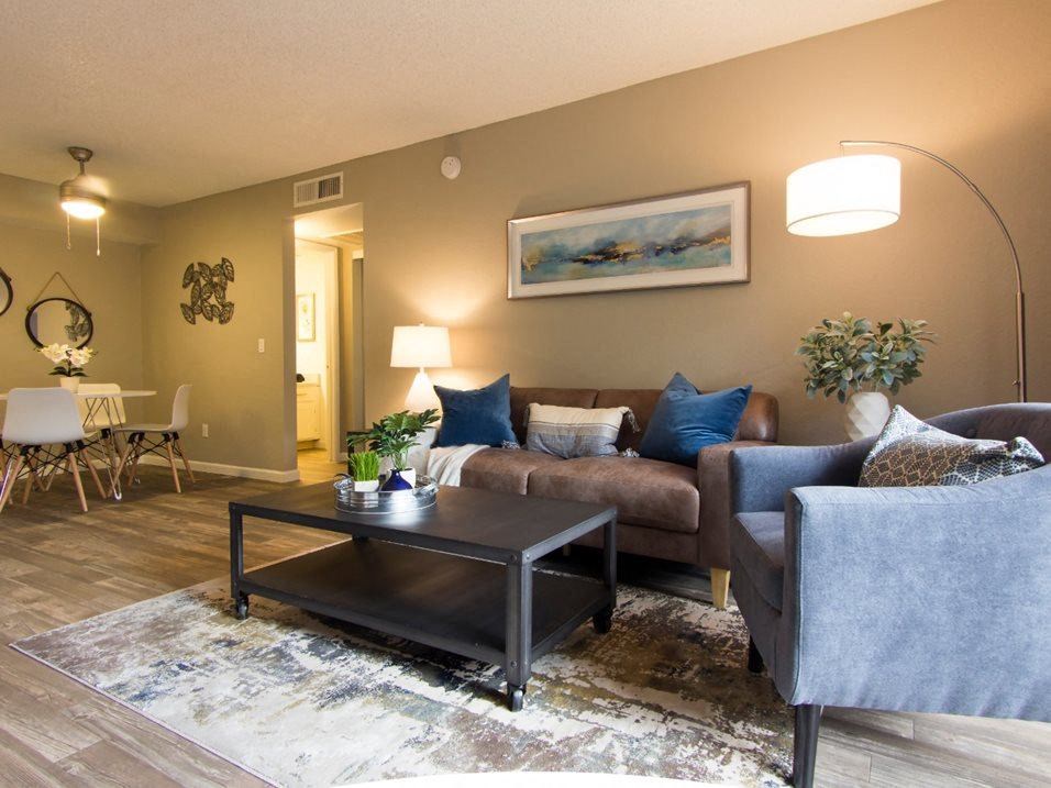 Living Room at River Oaks Apartments in Tucson_AZ 5