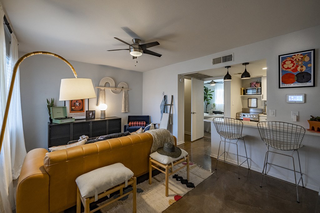 Living Room with Breakfast bar at Polanco Apartments
