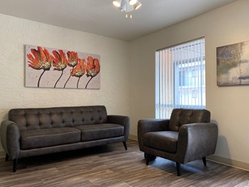 Living room at Biltmore on the Lake in Phoenix AZ - Photo Gallery 5