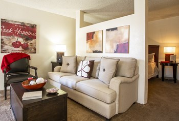 Living room at Comanche Wells Apartments in Albuquerque NM October 2020 - Photo Gallery 4
