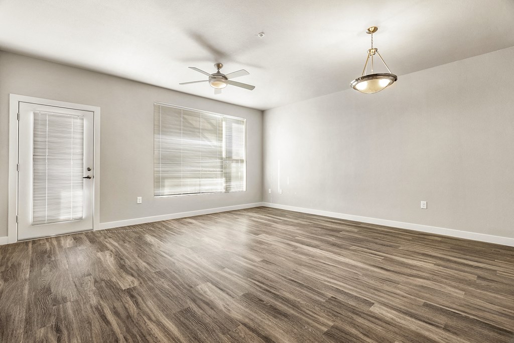 Living room at V on Broadway Apartments in Tempe AZ November 2020 (7)