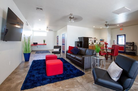 Lounge Area at University Manor Apartments in Tucson Arizona