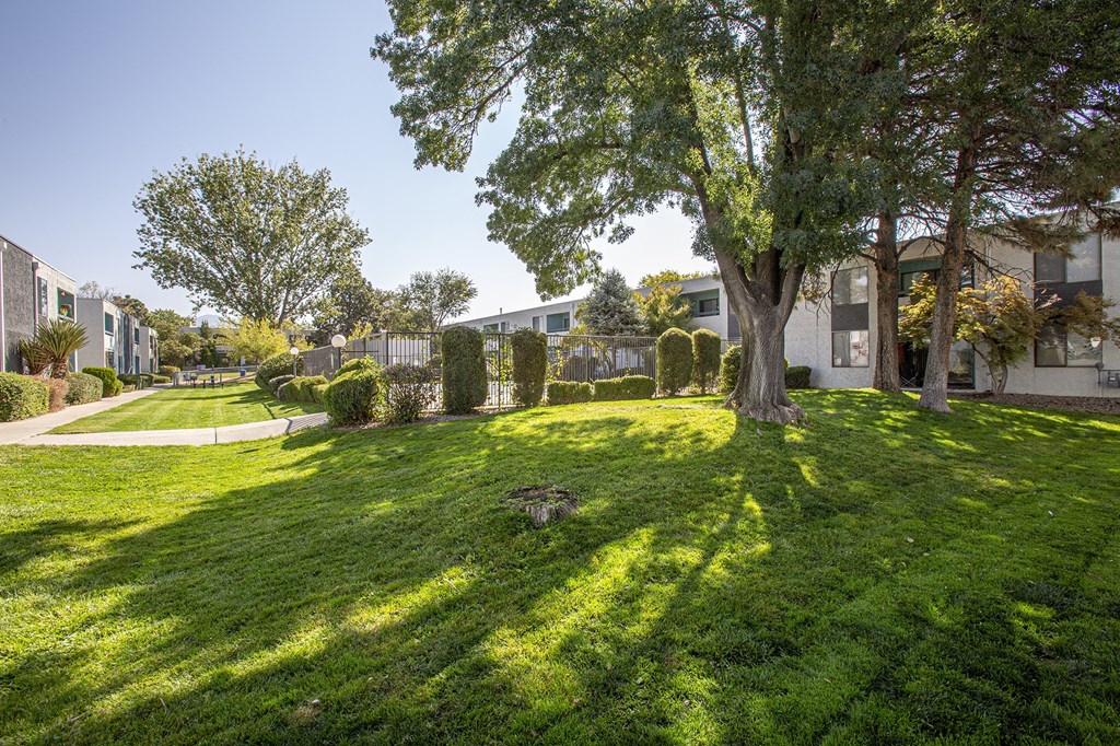Lush landscaping at Villas Del Cielo Aprartments in Albuquerque New Mexico October 2020