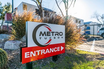 Monument sign of Metro Tucson Apartments - Photo Gallery 37