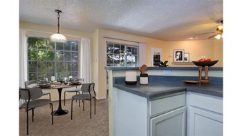 3245 E University Ave 1-3 Beds Apartment for Rent - Photo Gallery 6