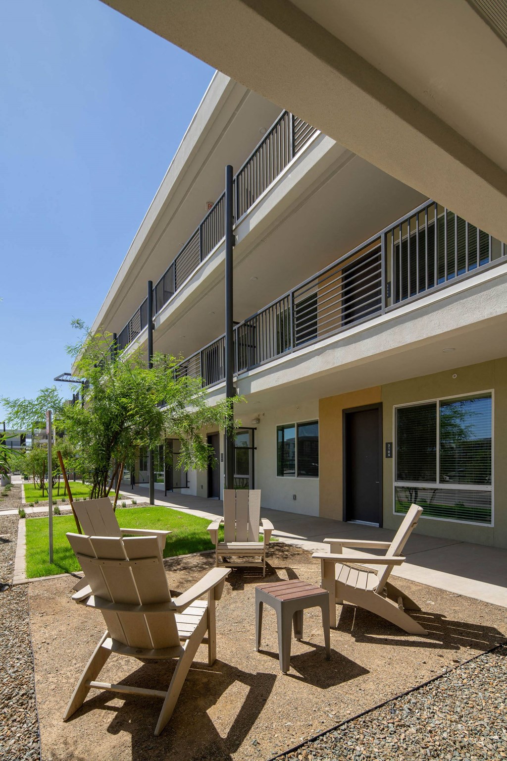 Outdoor Lounge Area at Streamliner 16th Apartments in Phoenix