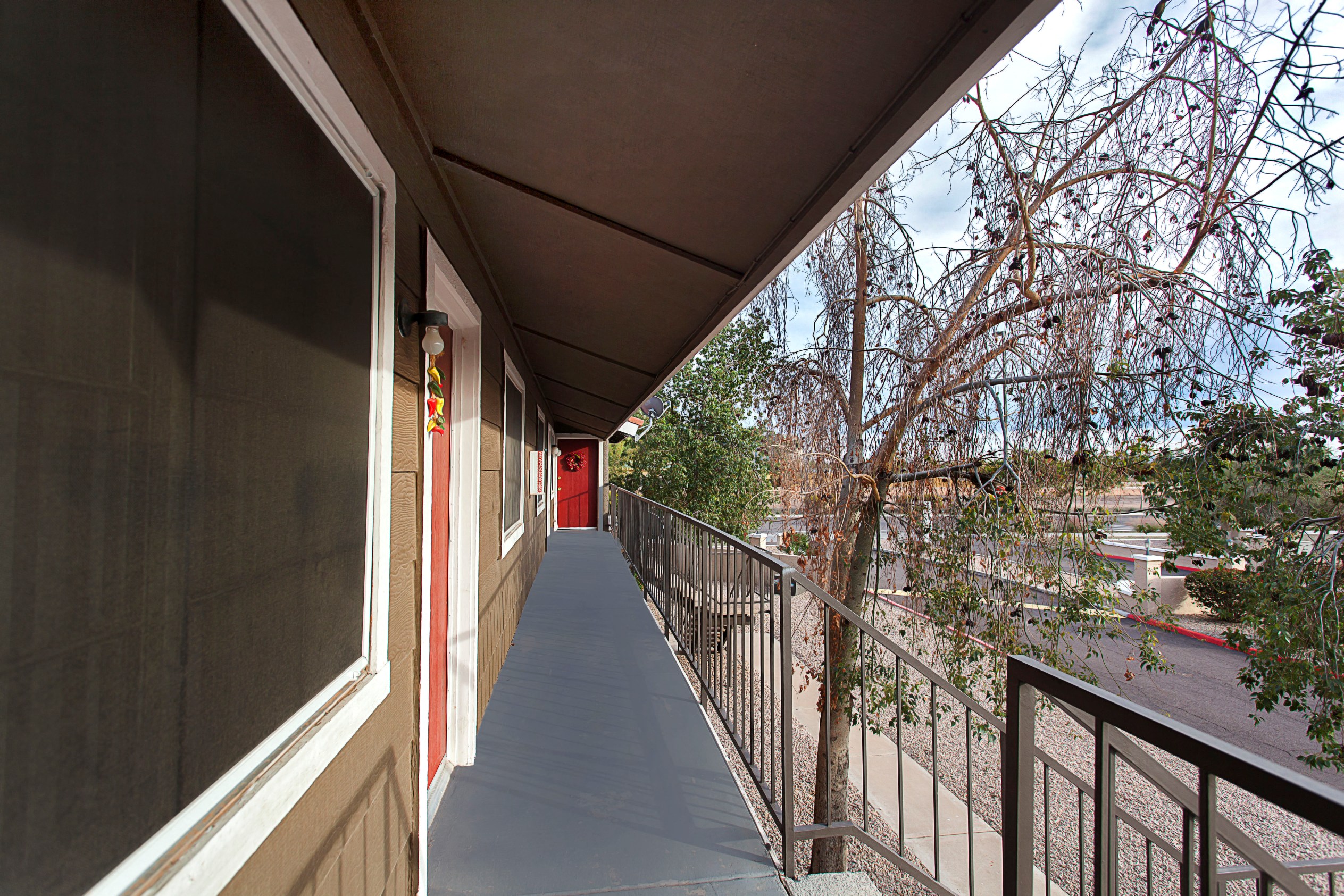 Outdoor walkway at Williams at Gateway in Gilbert AZ